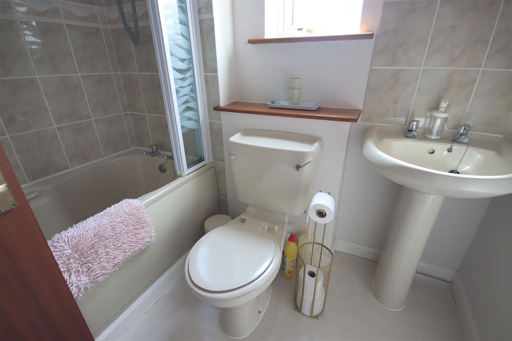 Additional image 15 of 5 bed semi-detached house for saleHardens Close, Chippenham SN15