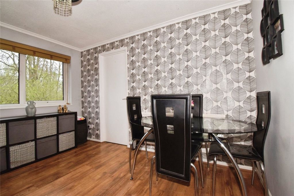 2 bed flat for salePark Hill Drive, Leicester, Leicestershire LE2 photo 4