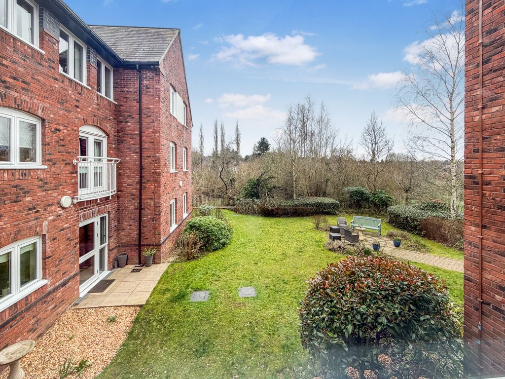 1 bed flat for saleWombrook Court, Wombourne, Wolverhampton, West Midlands WV5
