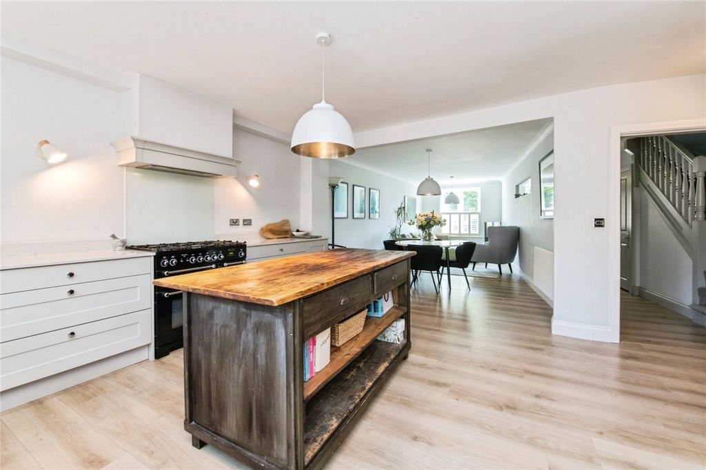 5 bed terraced house for saleGras Lawn, Exeter, Devon EX2 photo 4