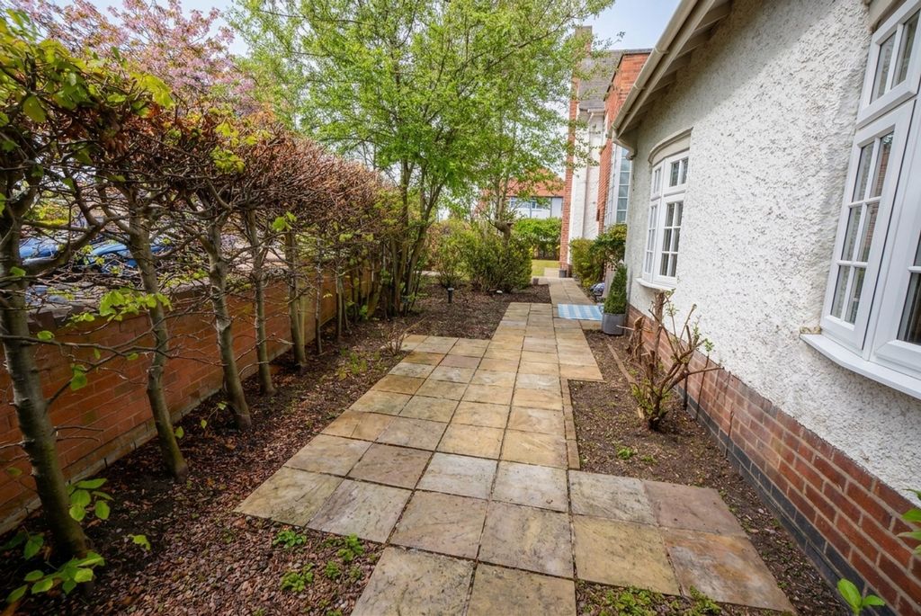Additional image 39 of 4 bed detached house for saleGlenfield Road, Western Park, Leicester LE3