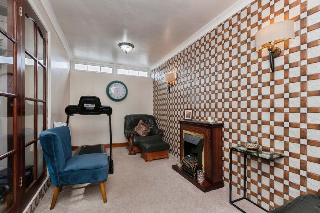 Additional image 10 of 3 bed semi-detached house for saleHolkham Avenue, Leicester, Leicestershire LE4