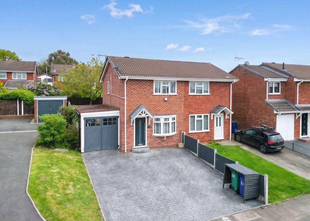 2 bed semi-detached house for saleCarlton Close, Heath Hayes WS12