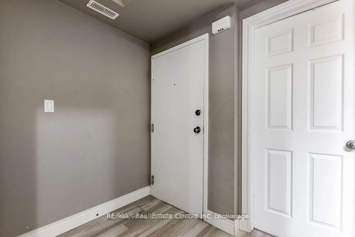 38 Howe Drive 8B photo 5