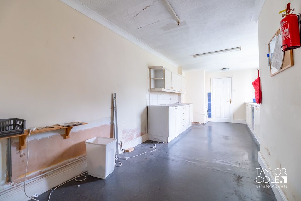 Additional image 5 of 4 bed terraced house for saleVictoria Road, Tamworth B79