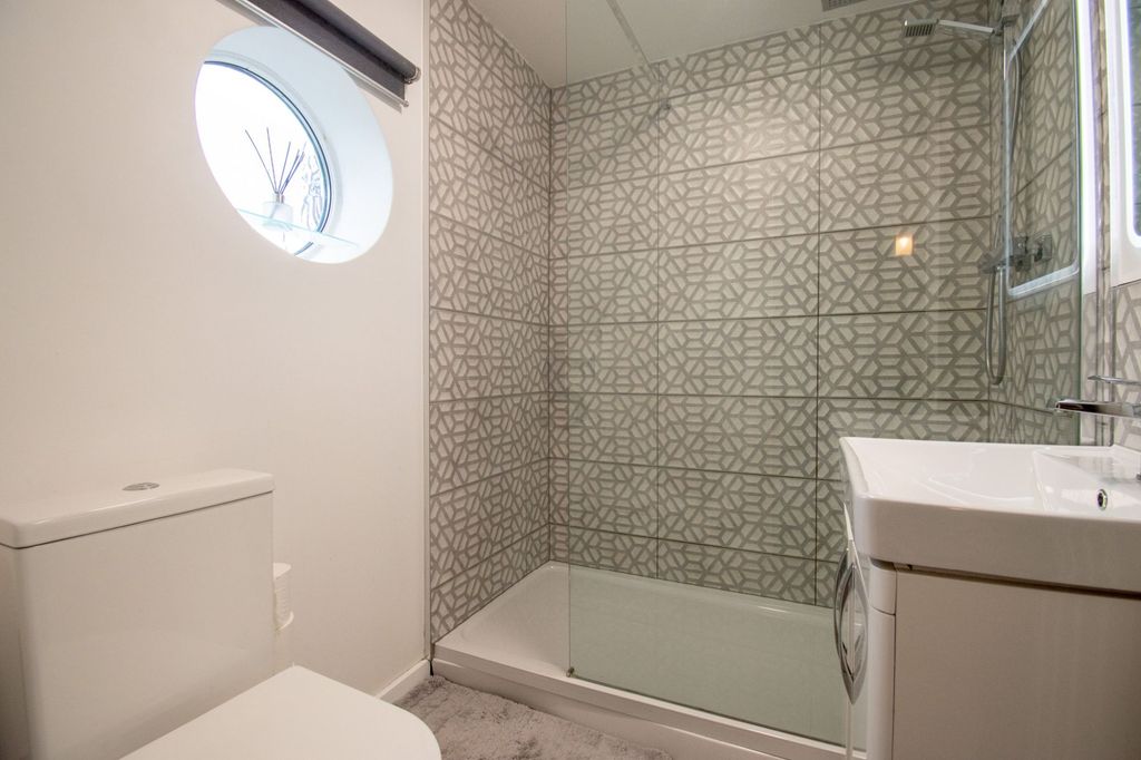 Additional image 7 of 4 bed detached house for saleSaxthorpe Road, Hamilton LE5