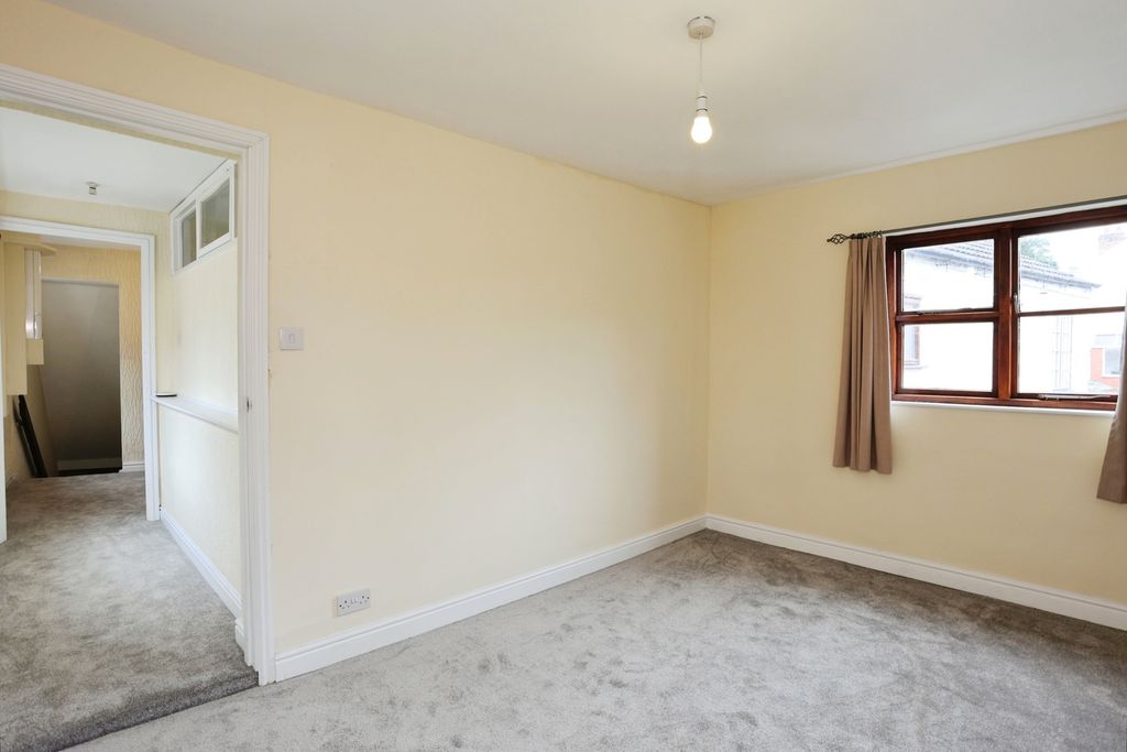 Additional image 3 of 5 bed detached house for saleChurch Side, Shepshed, Loughborough, Leicestershire LE12