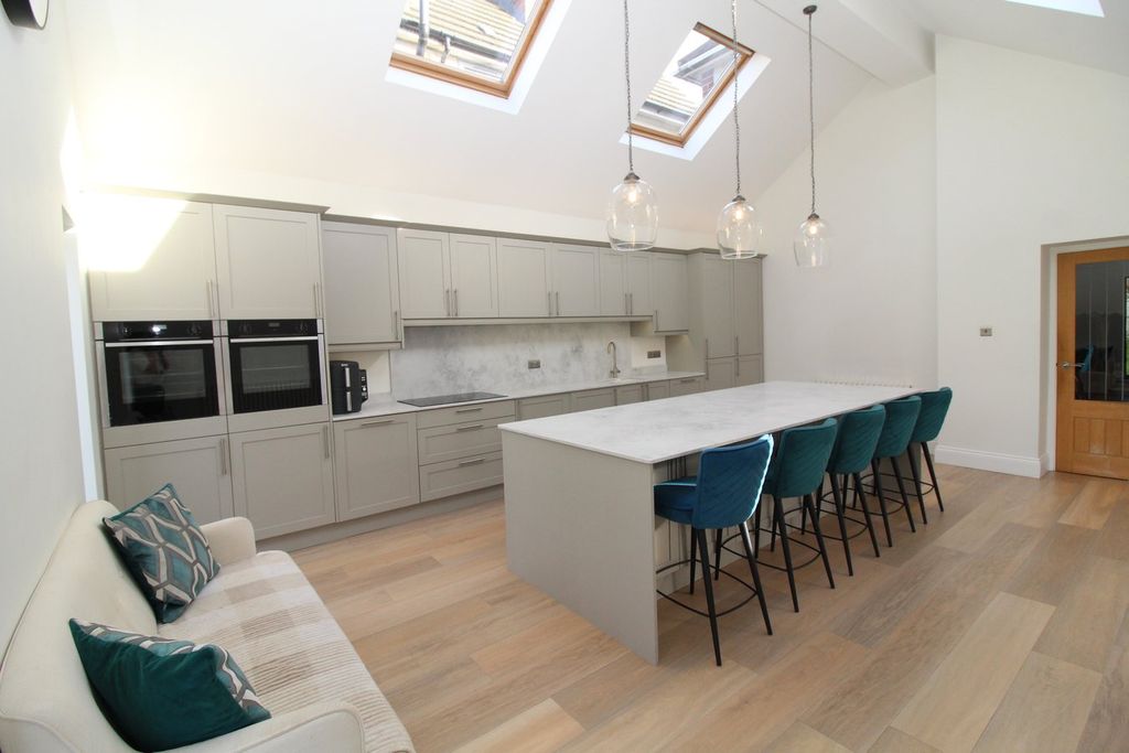 Additional image 4 of 4 bed detached house for saleLittle Glen Road, Glen Parva, Leicester LE2