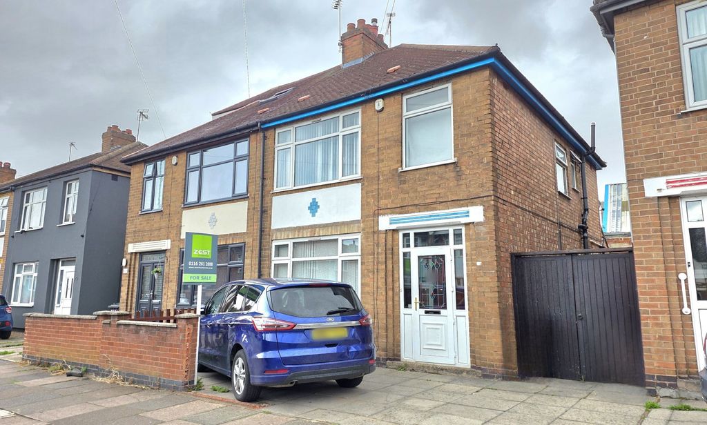 3 bed semi-detached house for saleSt. Barnabas Road, Leicester LE5