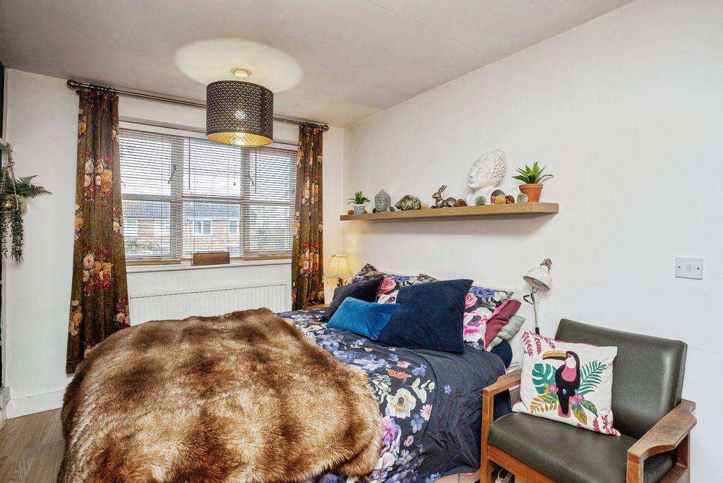 Additional image 17 of 4 bed semi-detached house for saleLawrence Way, Loughborough, Leicestershire LE11