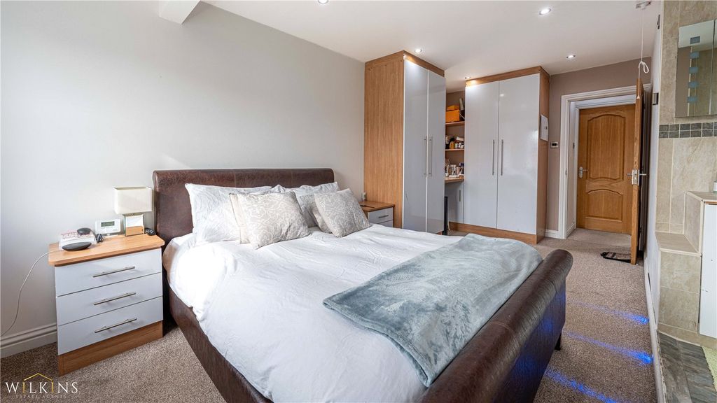 Additional image 18 of 4 bed semi-detached house for saleSuffolk Way, Tamworth, Staffordshire B78