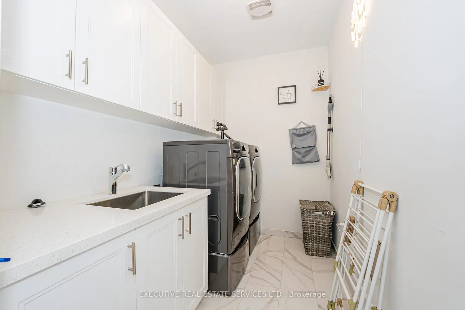 1217 Ironbridge Road photo 3