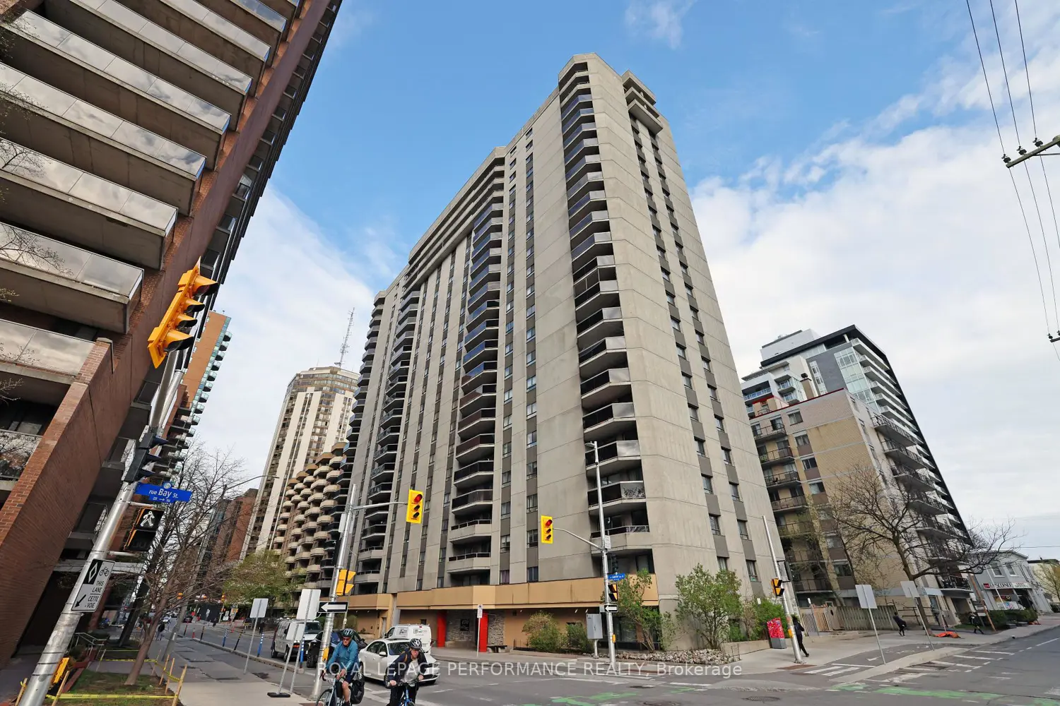 470 Laurier Avenue 1701
