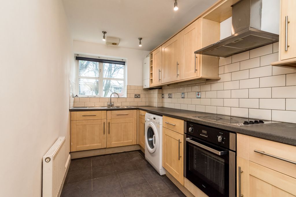 Additional image 2 of 2 bed flat for saleBelwell Gardens, Belwell Lane, Sutton Coldfield B74
