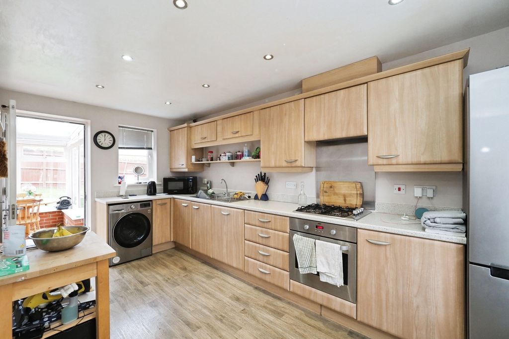 Additional image 3 of 4 bed detached house for saleDarwin Crescent, Loughborough LE11