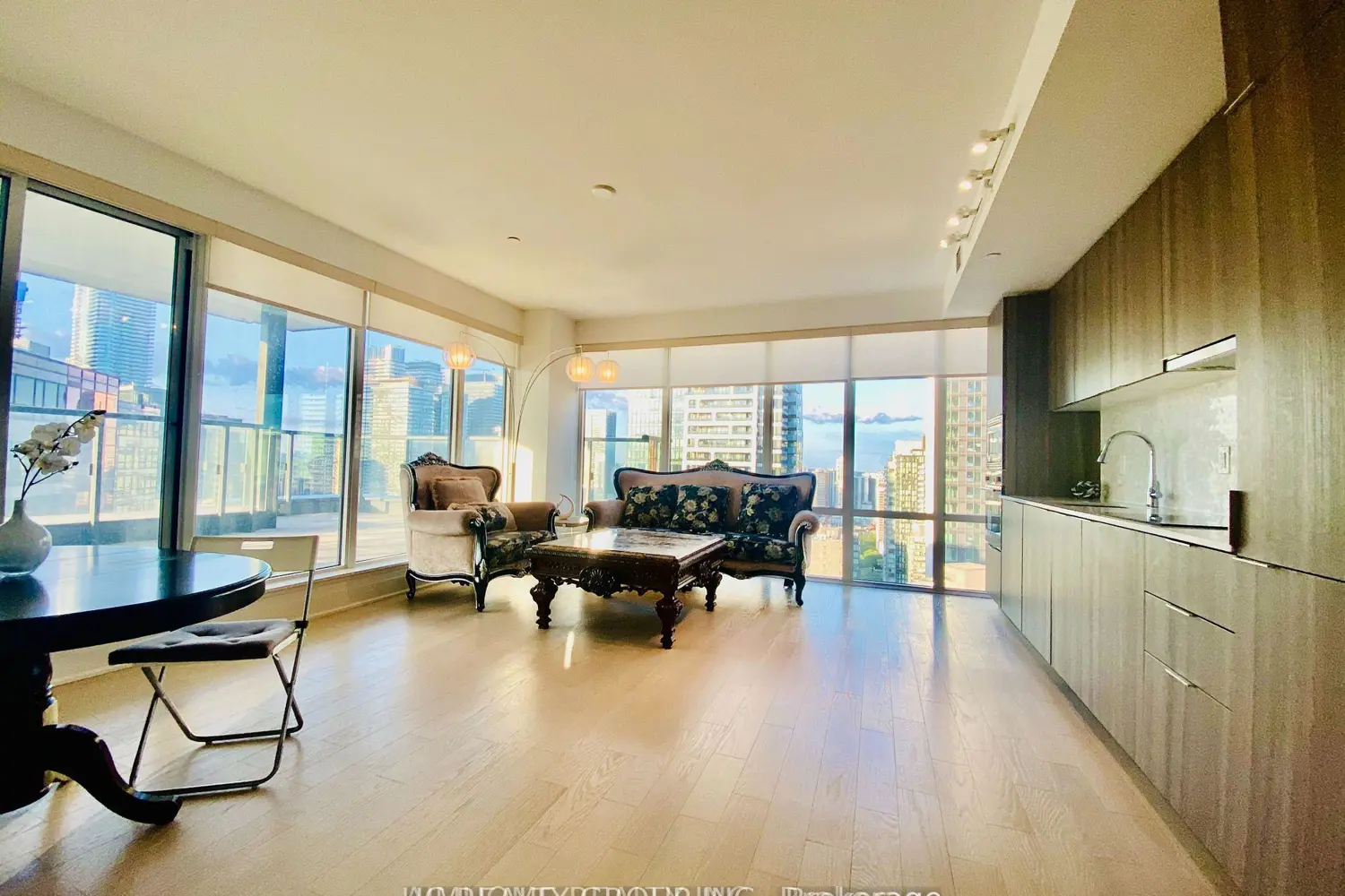 955 Bay Street 3208