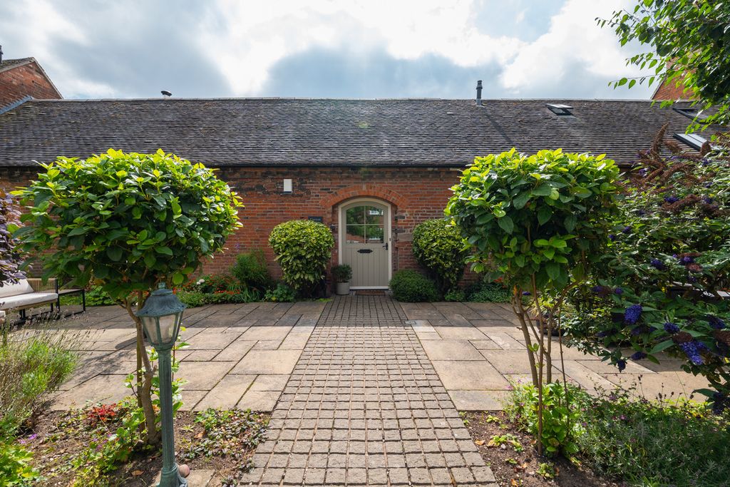 4 bed barn conversion for saleThe Grange, Wychnor DE13 photo 2