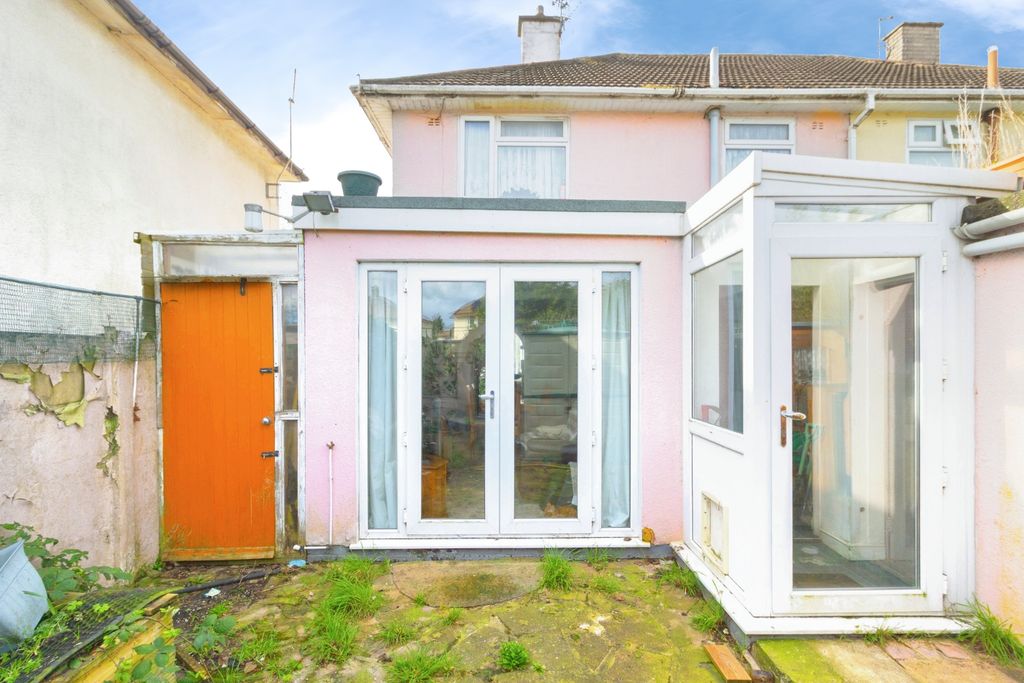 Additional image 10 of 3 bed semi-detached house for saleBeaumont Leys Lane, Leicester LE4