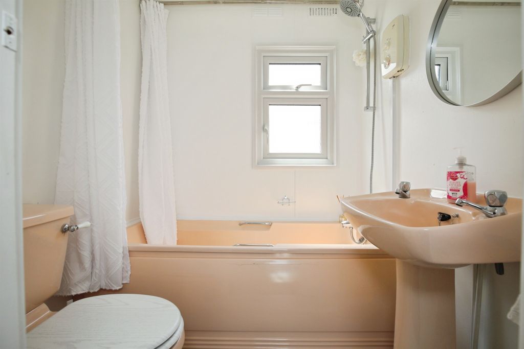 Additional image 10 of 1 bed mobile/park home for saleHolders Road, Amesbury, Salisbury SP4