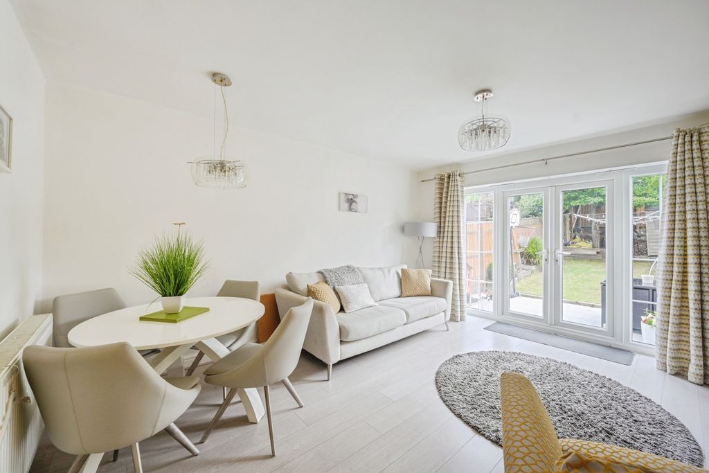 Additional image 2 of 3 bed town house for saleLowes Drive, Tamworth, Staffordshire B77