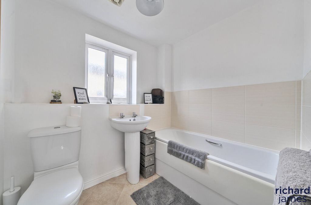 Additional image 14 of 5 bed detached house for saleCloatley Crescent, Royal Wootton Bassett, Royal Wootton Bassett SN4