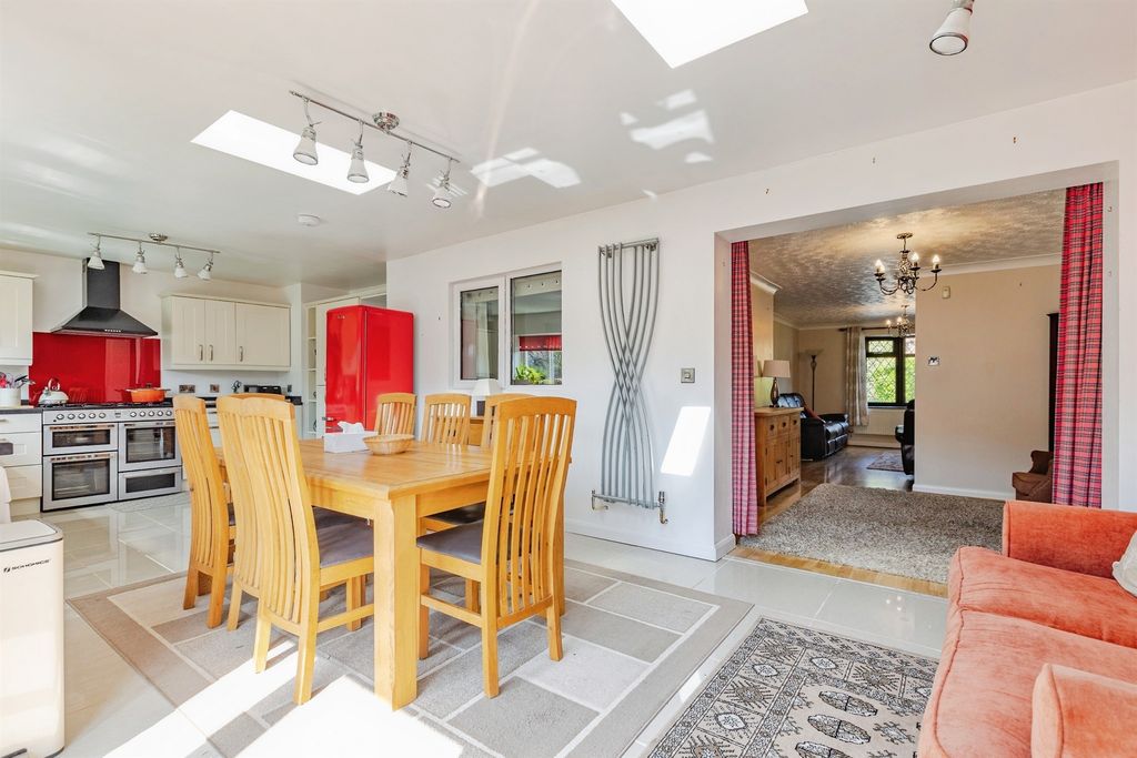 Additional image 8 of 3 bed detached house for saleTrafalgar Way, Glen Parva, Leicester LE2