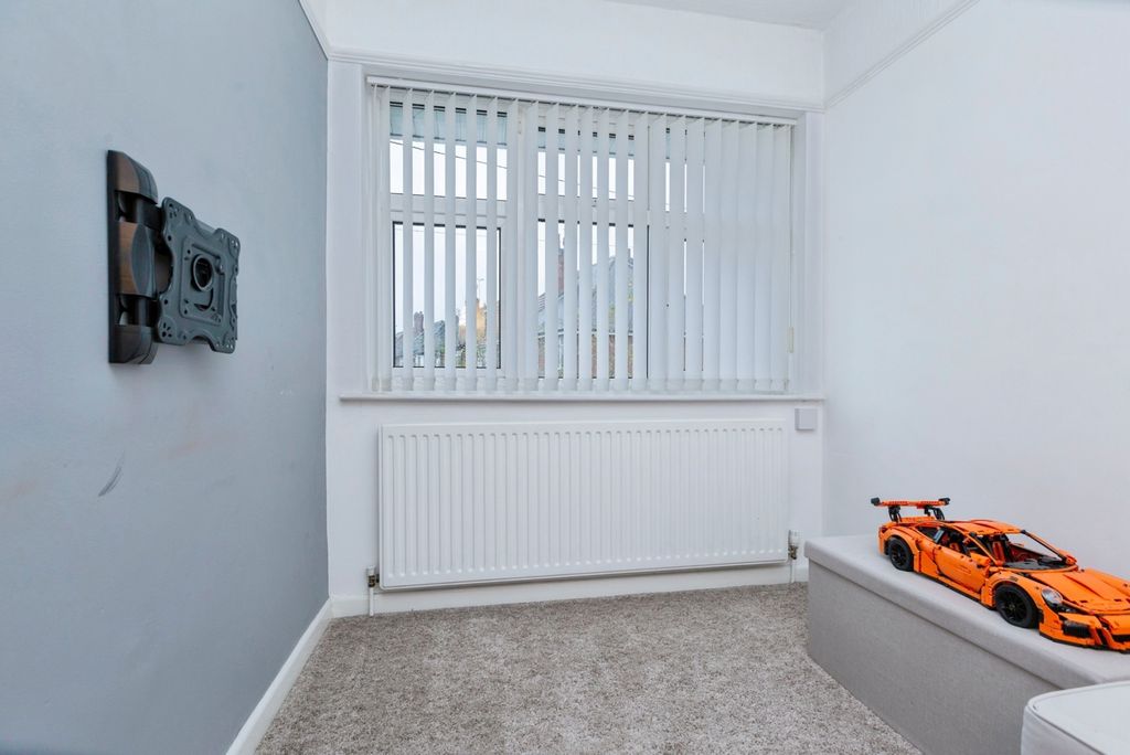Additional image 13 of 5 bed semi-detached house for saleChesterfield Road, Leicester, Leicestershire LE5