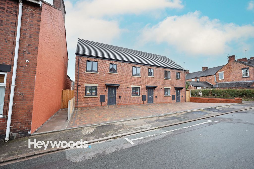 Additional image 40 of 3 bed town house for saleHeath Street, Newcastle ST5