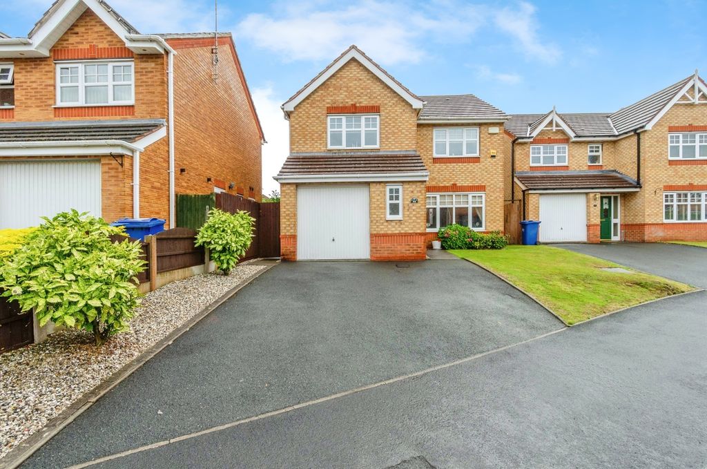 4 bed detached house for saleStephenson Way, Hednesford, Cannock, Staffordshire WS12