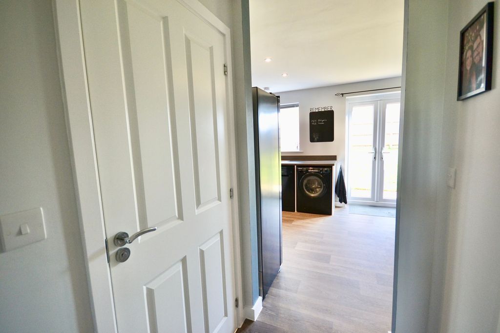 Additional image 7 of 3 bed semi-detached house for saleBuzzard Way, East Leake LE12