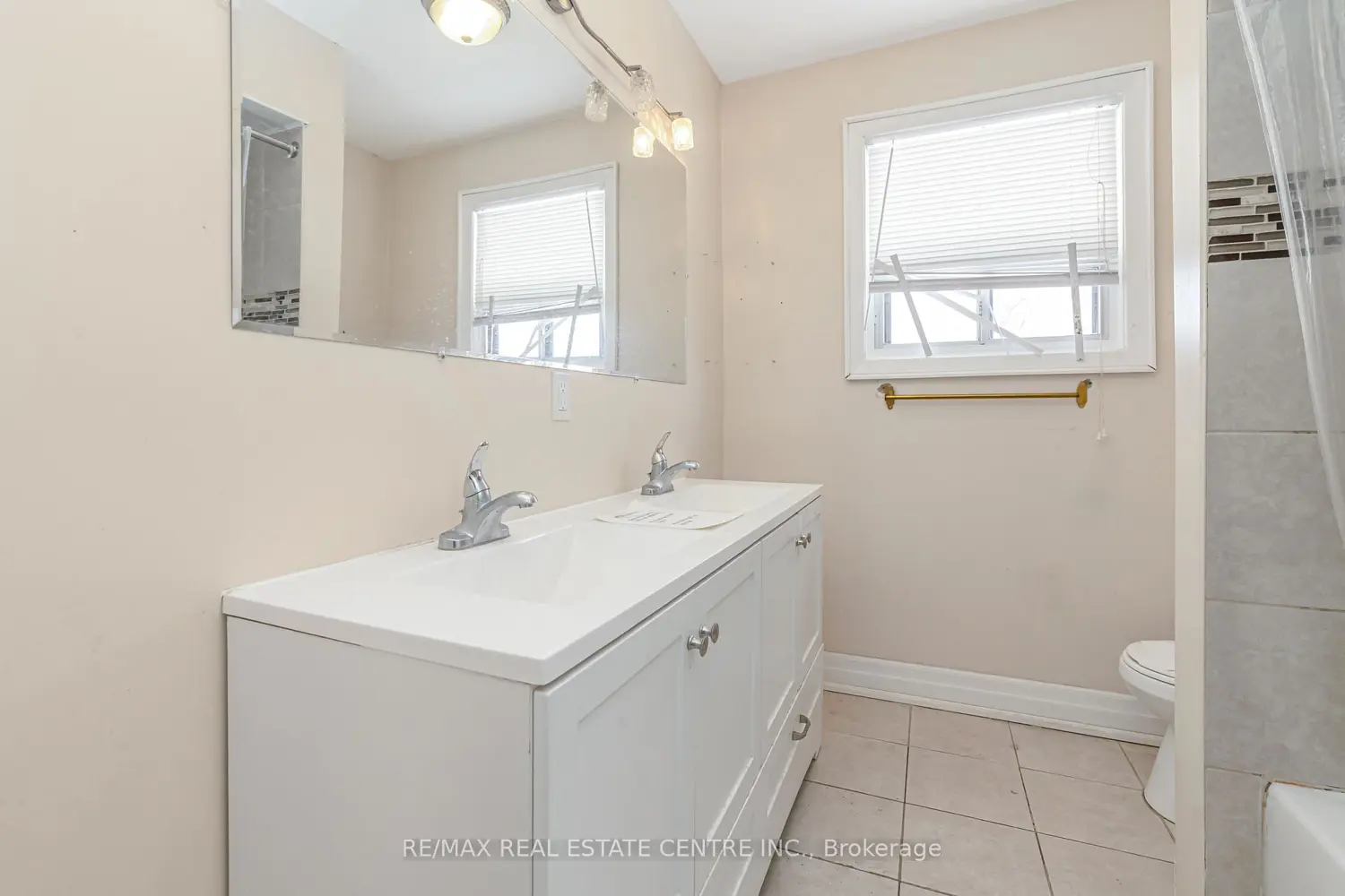 Additional image 20 of 1 Stanwood Crescent