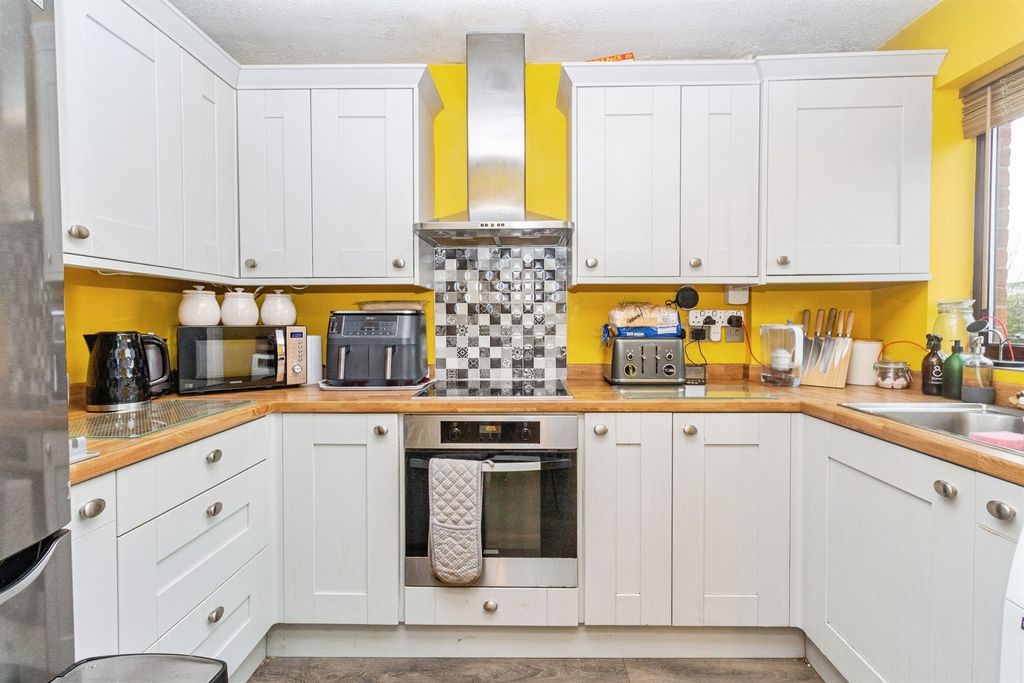 Additional image 6 of 3 bed semi-detached house for saleGlobe Avenue, Stafford ST17
