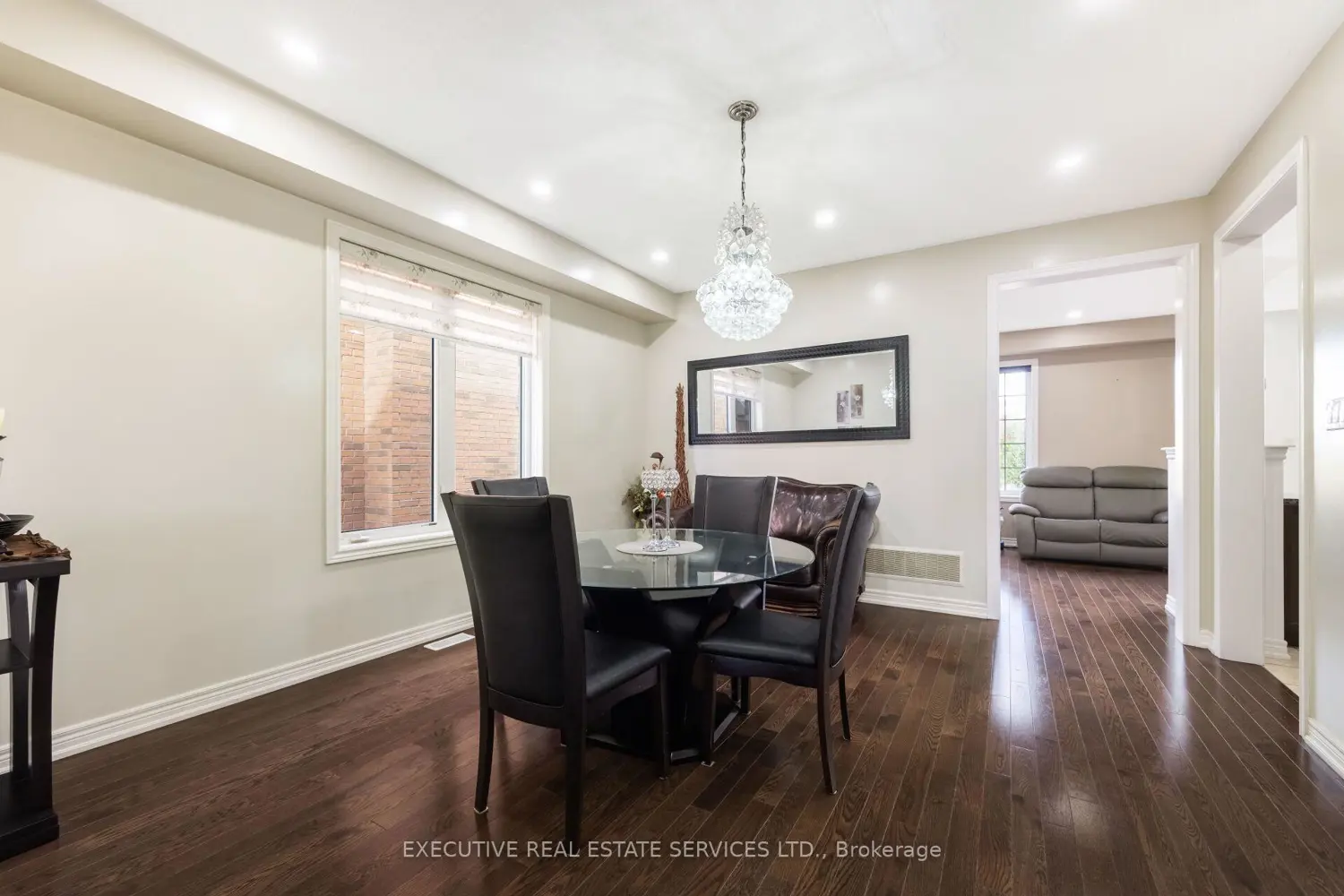 37 Ross Drive photo 2