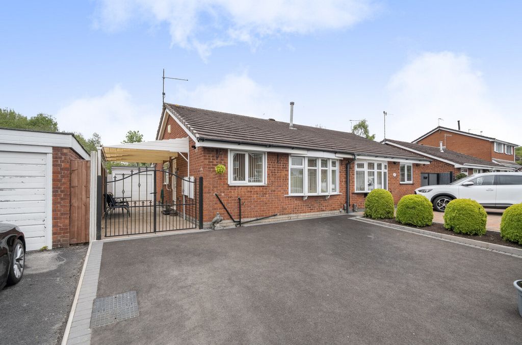 2 bed semi-detached bungalow for saleHawthorne Avenue, Stoke-On-Trent ST4