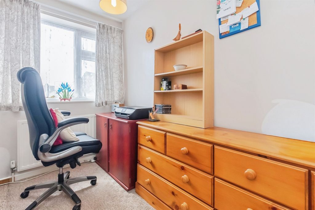 Additional image 15 of 3 bed semi-detached house for saleTroon Close, Stamford PE9