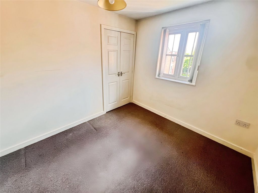 Additional image 6 of 2 bed flat for saleHendeley Court, Burton-On-Trent, Staffordshire DE14