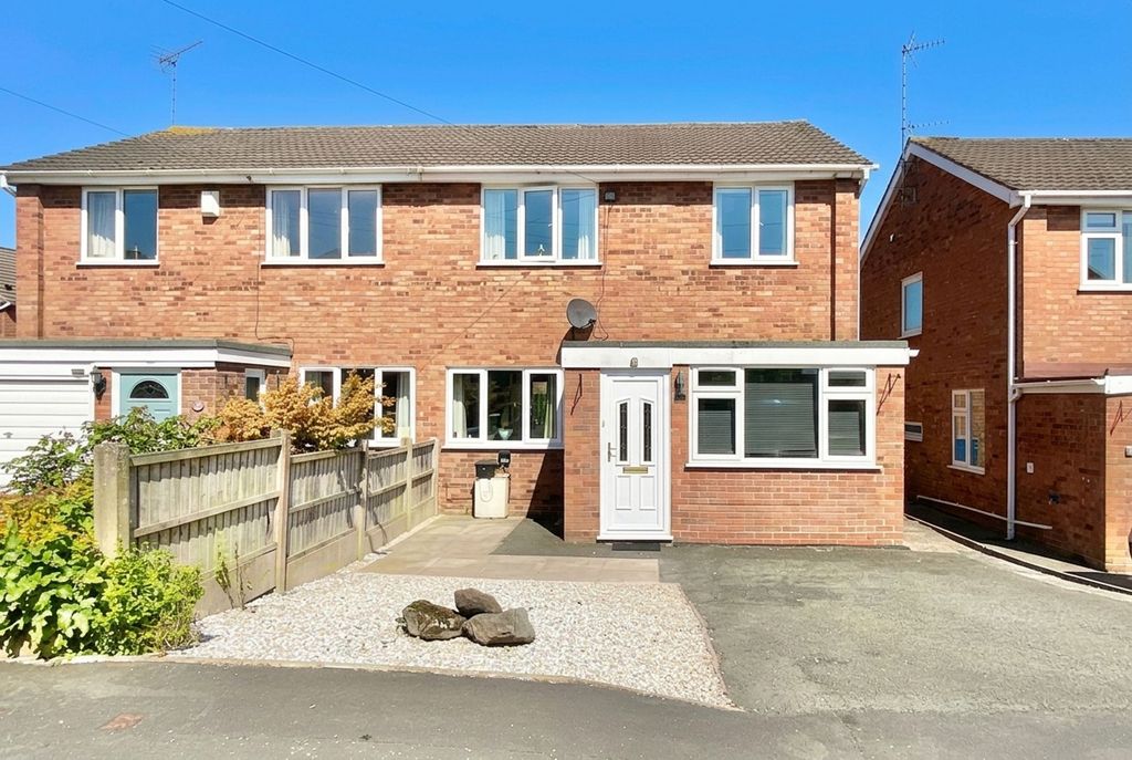 3 bed semi-detached house for saleOak Road, Eccleshall ST21