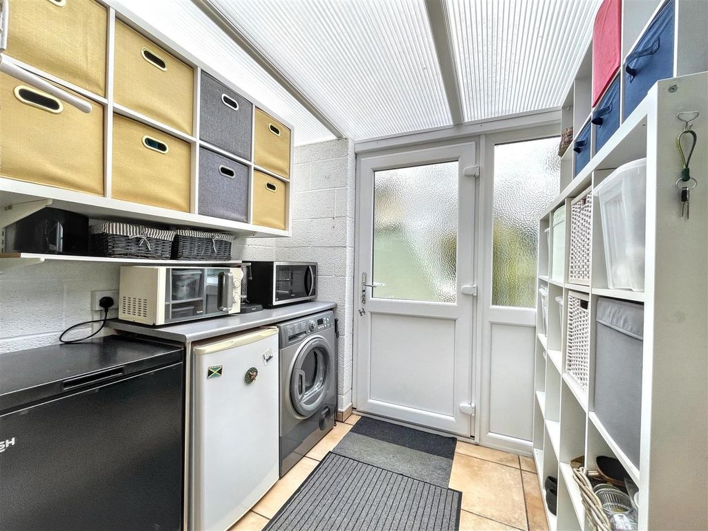 Additional image 11 of 4 bed chalet for salePorters Lane, Easton On The Hill, Stamford PE9