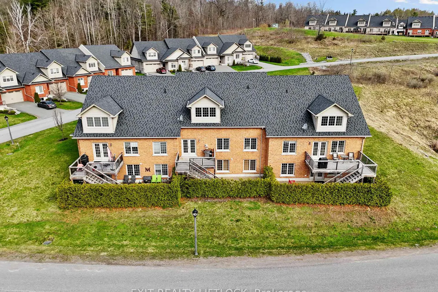 Additional image 3 of 68 Blossom Court 10