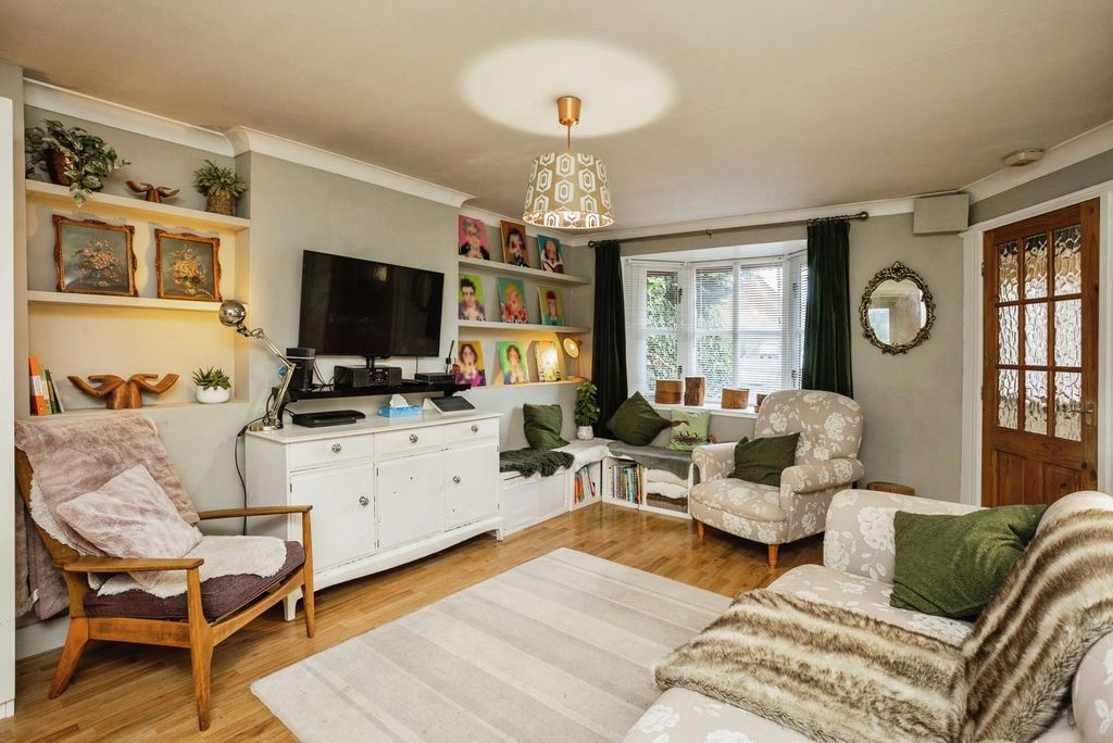 Additional image 2 of 4 bed semi-detached house for saleLawrence Way, Loughborough, Leicestershire LE11
