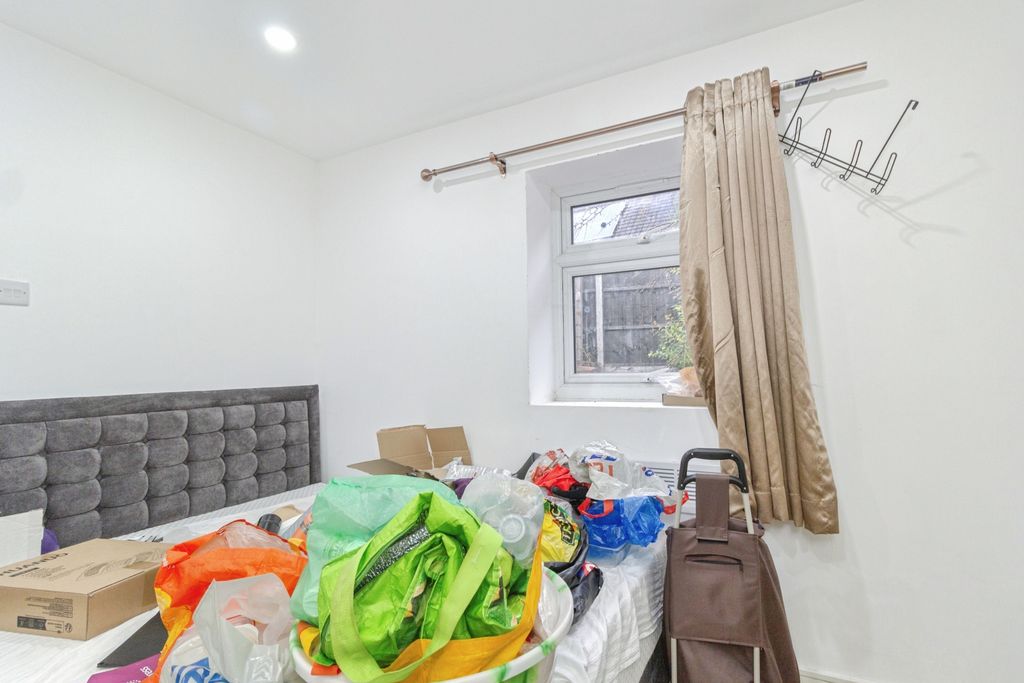 Additional image 8 of 5 bed semi-detached house for saleRedmarle Road, Leicester LE3
