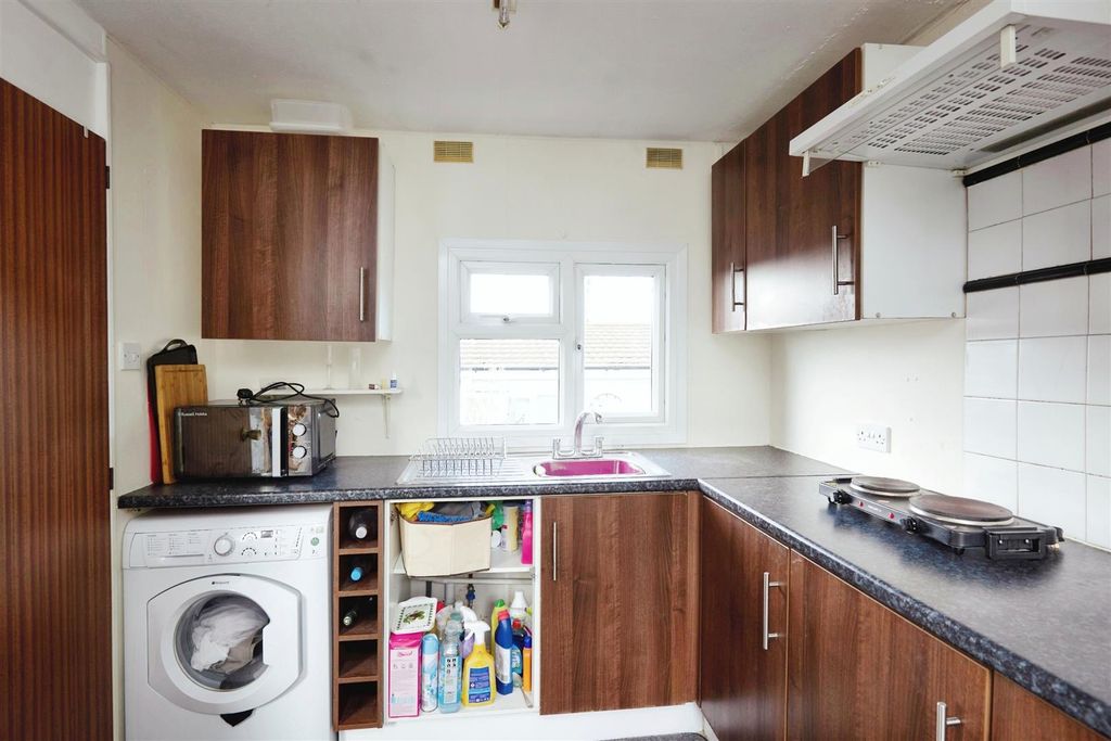 Additional image 7 of 1 bed mobile/park home for saleHolders Road, Amesbury, Salisbury SP4
