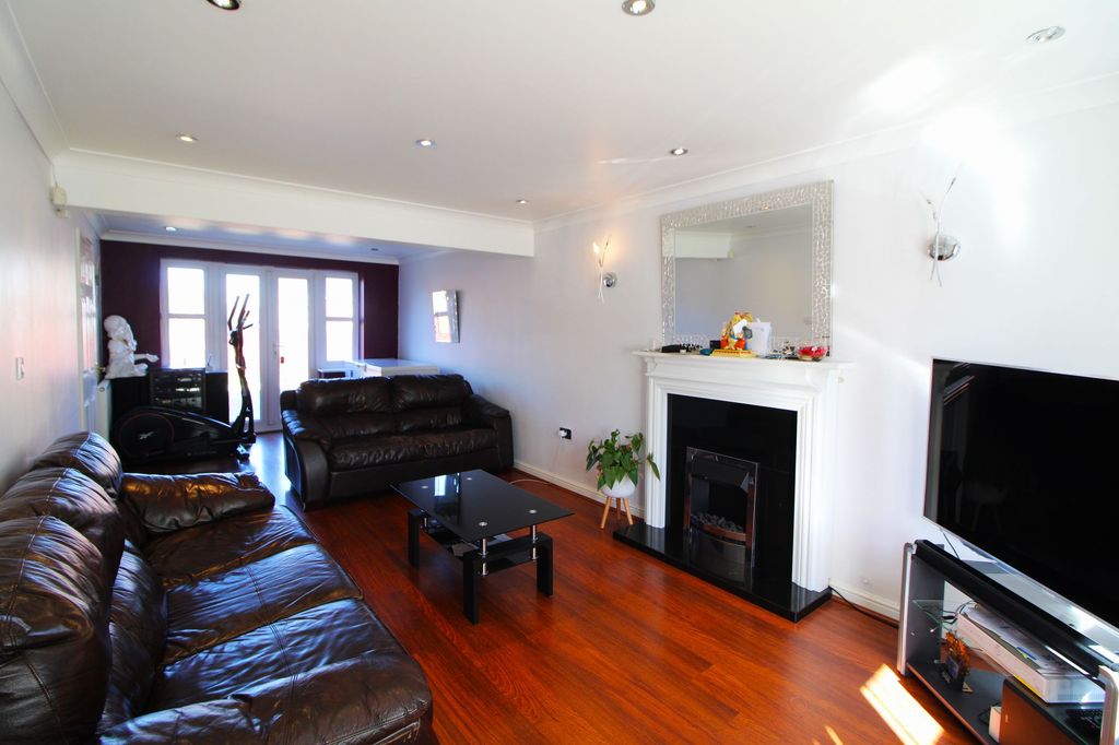 Additional image 3 of 4 bed detached house for saleGuestwick Green, Hamilton LE5
