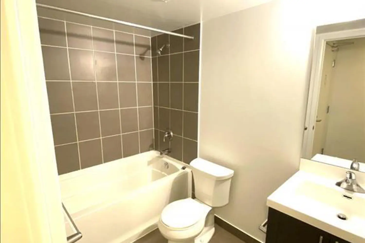 Additional image 10 of 800 Lawrence Avenue 1818