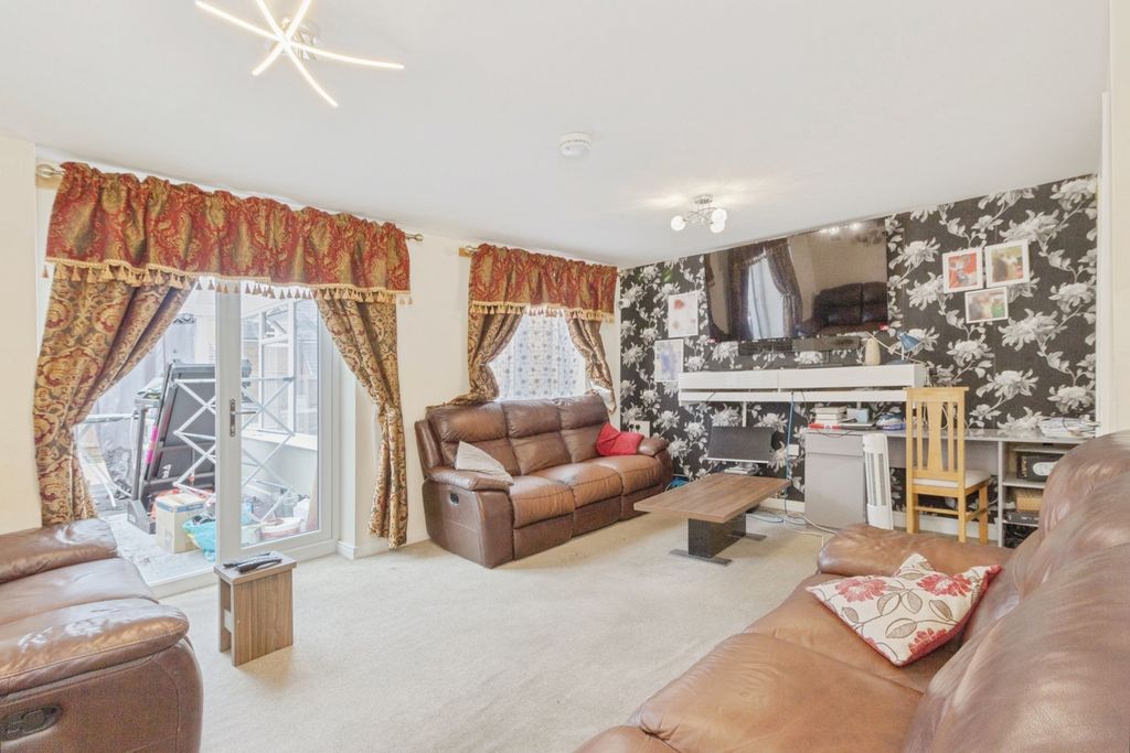 Additional image 4 of 3 bed detached house for saleLapwing Drive, Birstall, Leicester, Leicestershire LE4