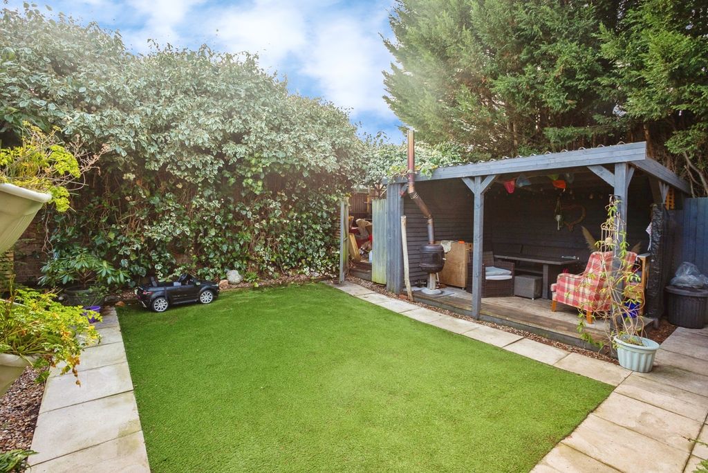 Additional image 12 of 4 bed semi-detached house for saleLawrence Way, Loughborough, Leicestershire LE11