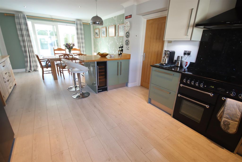 Additional image 12 of 4 bed detached house for saleThe Banks, Lyneham, Chippenham SN15