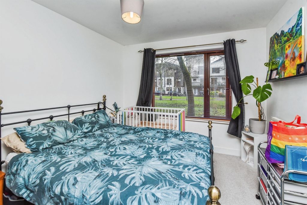 Additional image 5 of 2 bed flat for saleCowleaze, Chippenham SN15