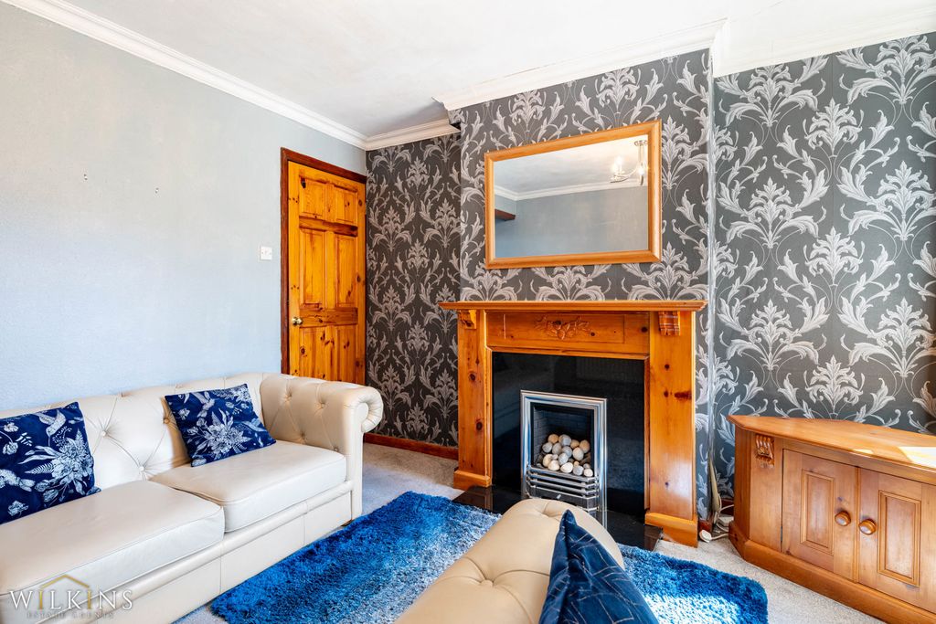 Additional image 4 of 2 bed semi-detached house for saleWoodhouse Lane, Tamworth, Staffordshire B77