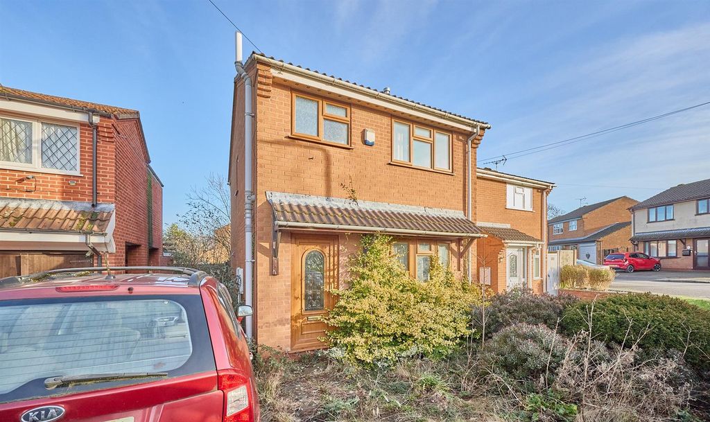 3 bed semi-detached house for saleKing Richards Hill, Earl Shilton LE9